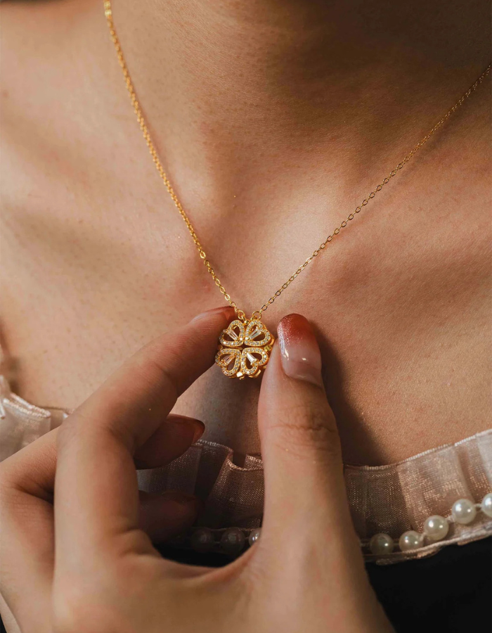 Quatre Fleurs Necklace
